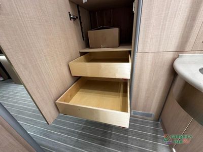 2026 Airstream Atlas - Photo 43