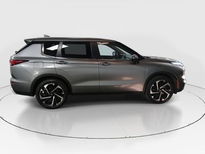 2024 Mitsubishi Outlander - Photo 8