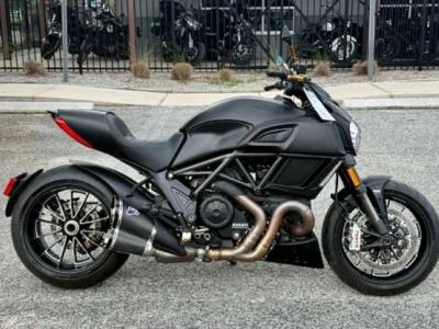 2016 Ducati BASE — front three-quarter view