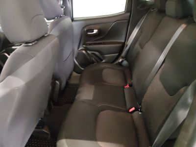 2023 Jeep Renegade - Photo 18