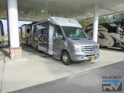 2014 Leisure Travel Vans Unity U24MB — front three-quarter view