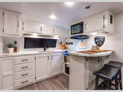 2025 Venture RV Stratus — engine compartment view