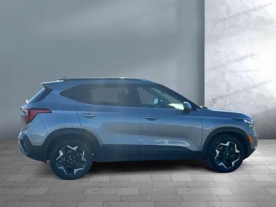 2024 Kia Seltos — photo 7 view