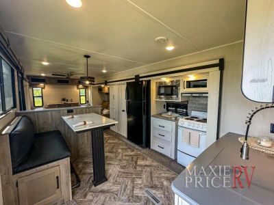 2023 Palomino Puma Destination - Photo 10