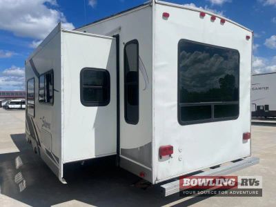 2004 Sierra 30RLSS - Photo 2