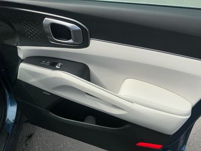 2026 Kia Sorento Hybrid — photo 21 view