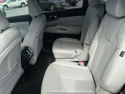 2026 Kia Sorento Hybrid — photo 17 view