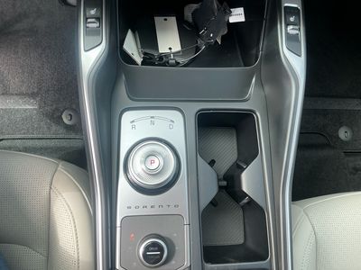 2026 Kia Sorento Hybrid — photo 13 view