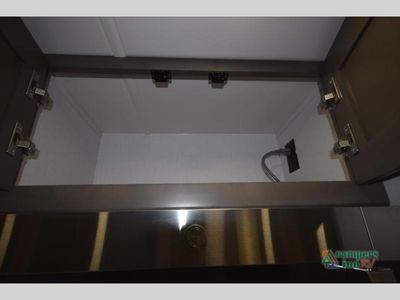 2026 Dynamax Europa - Photo 37