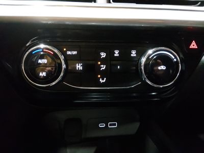 2025 Chevrolet Trax - Photo 18