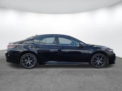 2022 Toyota Camry - Photo 3