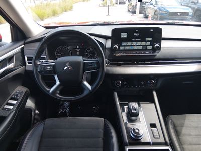 2024 Mitsubishi Outlander - Photo 12