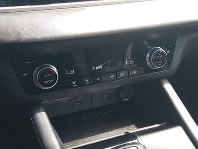 2024 Mitsubishi Outlander - Photo 19