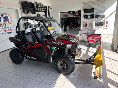 2015 Polaris RZR 900 EPS Z15VAE87AS in Sunset Red — front three-quarter view