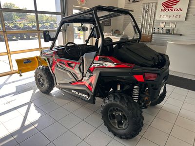 2015 Polaris RZR 900 EPS — rear three-quarter view