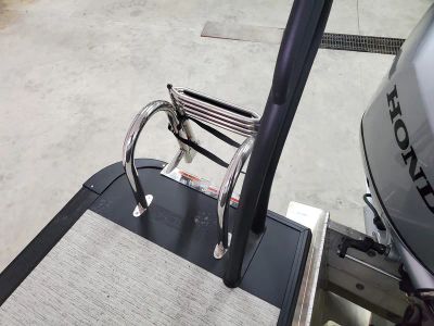 2022 COACH 243 RFC 3-SERIES — engine compartment view