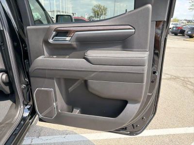 2026 Chevrolet Silverado 1500 — photo 16 view