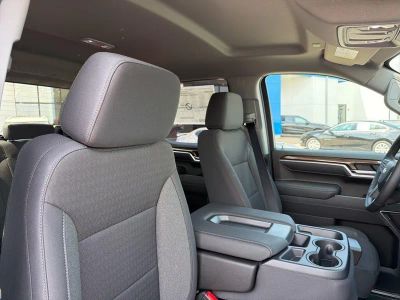 2026 Chevrolet Silverado 1500 — photo 12 view