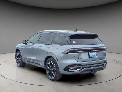 2025 Lincoln Nautilus — rear three-quarter view
