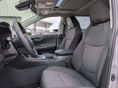 2024 Toyota RAV4 Hybrid — photo 12 view