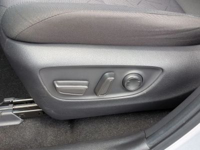 2024 Toyota RAV4 Hybrid — photo 13 view
