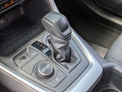 2024 Toyota RAV4 Hybrid — photo 18 view