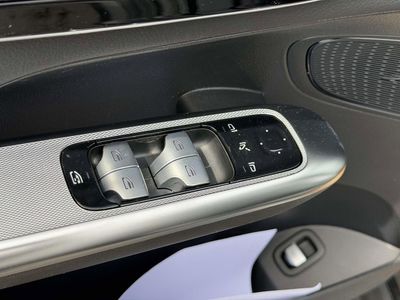 2026 Mercedes-Benz GLC — photo 16 view