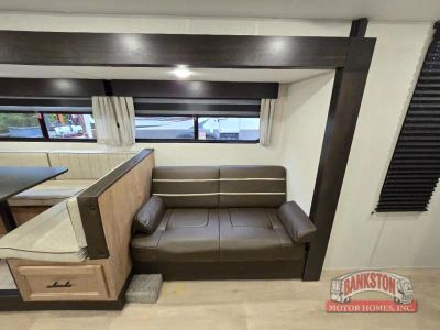 2025 Cherokee Grey Wolf 29QB — photo 25 view