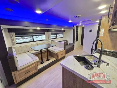 2025 Cherokee Grey Wolf 29QB — photo 11 view