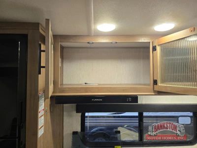 2025 Cherokee Grey Wolf 29QB — photo 15 view