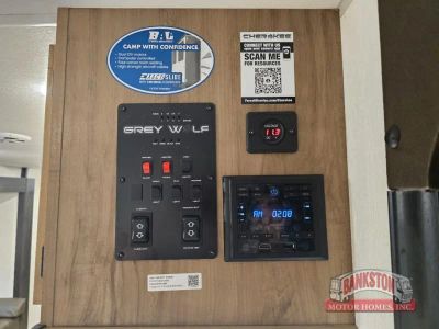 2025 Cherokee Grey Wolf 29QB — photo 35 view