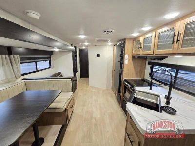 2025 Cherokee Grey Wolf 29QB — photo 23 view