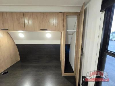 2025 Cherokee Grey Wolf 29QB — photo 32 view