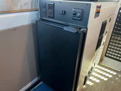 2027 Winnebago SOLIS POCKET — photo 10 view