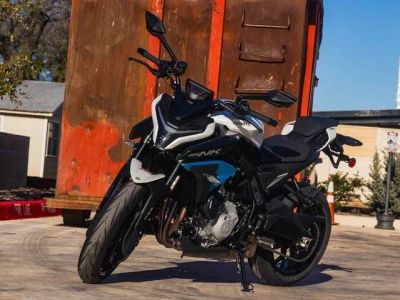 2026 CFMOTO 675NK — front three-quarter view