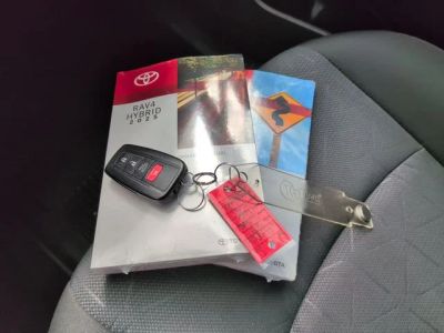 2025 Toyota RAV4 Hybrid - Photo 25
