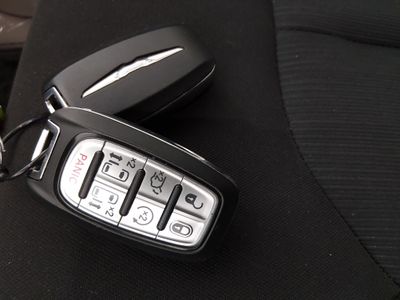 2023 Chrysler Voyager - Photo 15
