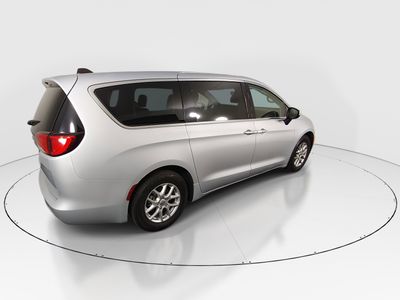 2023 Chrysler Voyager - Photo 7