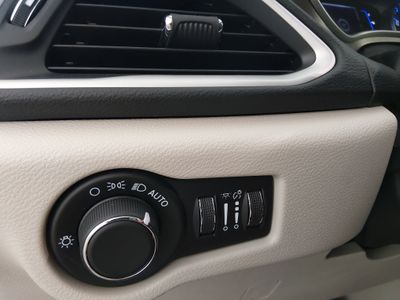 2023 Chrysler Voyager - Photo 13