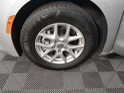 2023 Chrysler Voyager - Photo 10