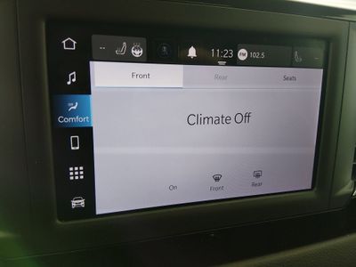 2023 Chrysler Voyager - Photo 18