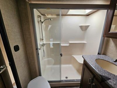 2015 Keystone RV Fuzion - Photo 18