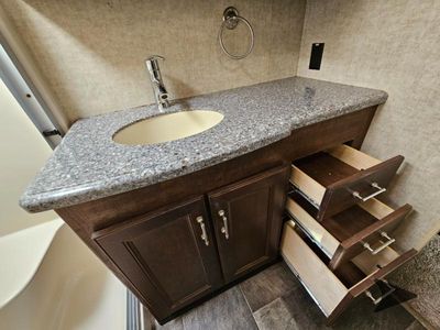 2015 Keystone RV Fuzion - Photo 17