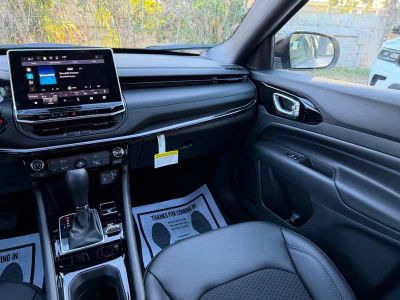 2026 Jeep Compass — photo 32 view