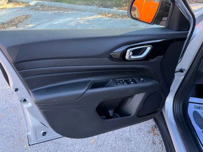 2026 Jeep Compass — photo 12 view