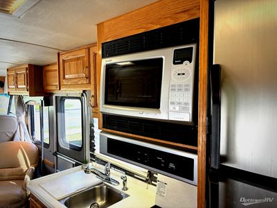 2004 Airstream Land Yacht - Photo 13