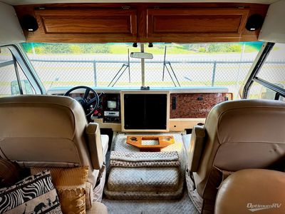 2004 Airstream Land Yacht - Photo 9