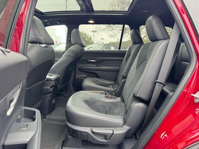2024 Toyota Grand Highlander Hybrid MAX Limited — photo 17 view