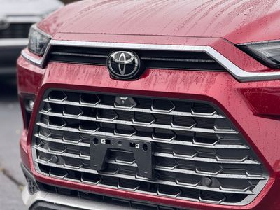 2024 Toyota Grand Highlander Hybrid MAX Limited — photo 10 view