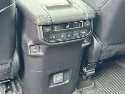 2024 Toyota Grand Highlander Hybrid MAX Limited — photo 19 view